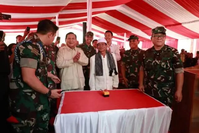 Bantu Atasi Kesulitan Air di Banten dan Jabar, Menhan Prabowo Resmikan 15 Titik Sumur Bor Bantu Atasi Kesulitan Air di Banten dan Jabar, Menhan Prabowo Resmikan 15 Titik Sumur Bor