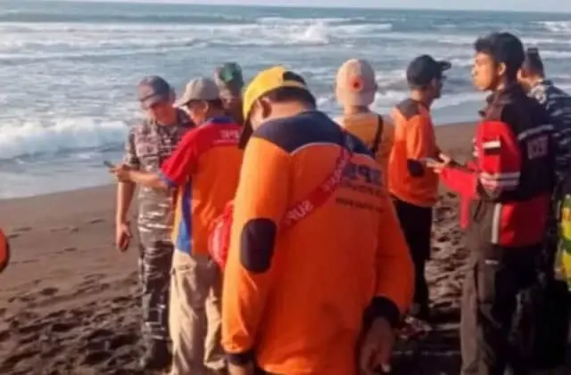 Warga Kledung Kradenan Hilang Terseret Ombak Pantai Dewaruci Jatimalang Saat Asik Berenang