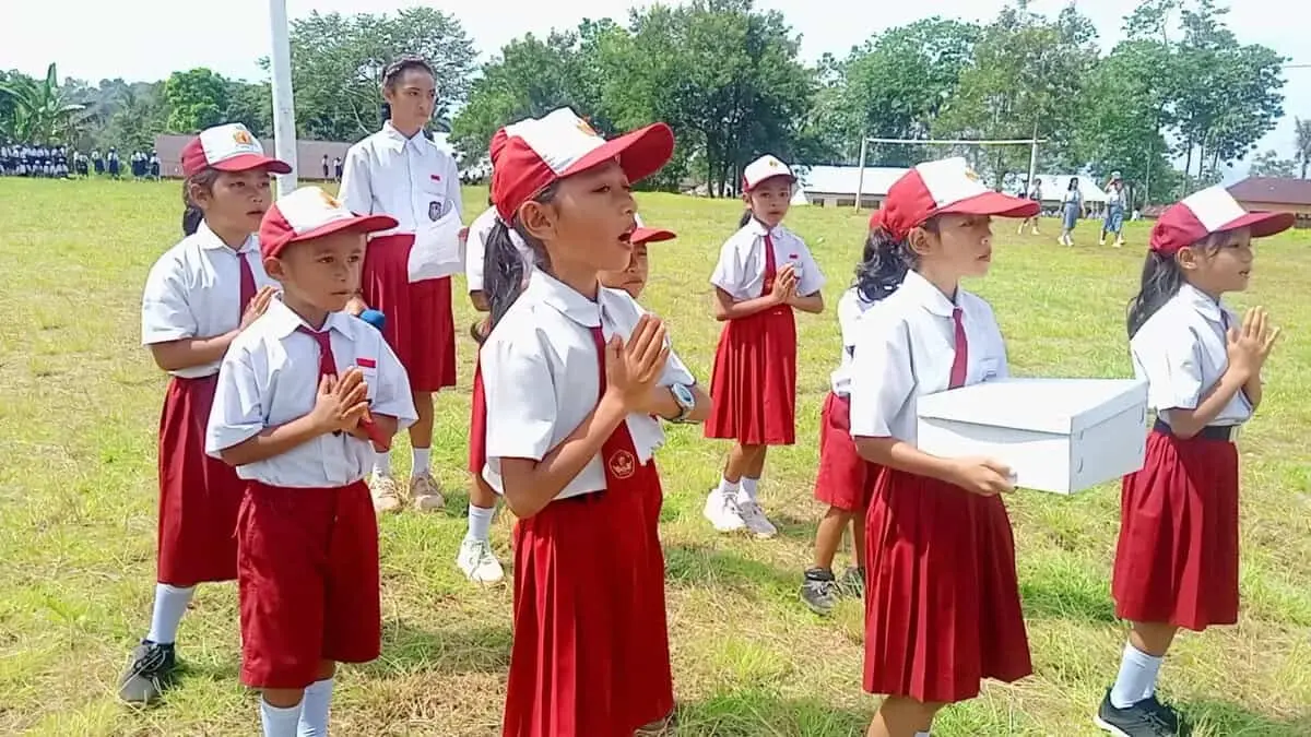 Rayakan HGN Dan HUT PGRI Ke 78, PGRI Kecamatan Pacar Manggarai Barat NTT Gelar Upacara Apel Bendera Rayakan HGN Dan HUT PGRI Ke 78, PGRI Kecamatan Pacar Manggarai Barat NTT Gelar Upacara Apel Bendera