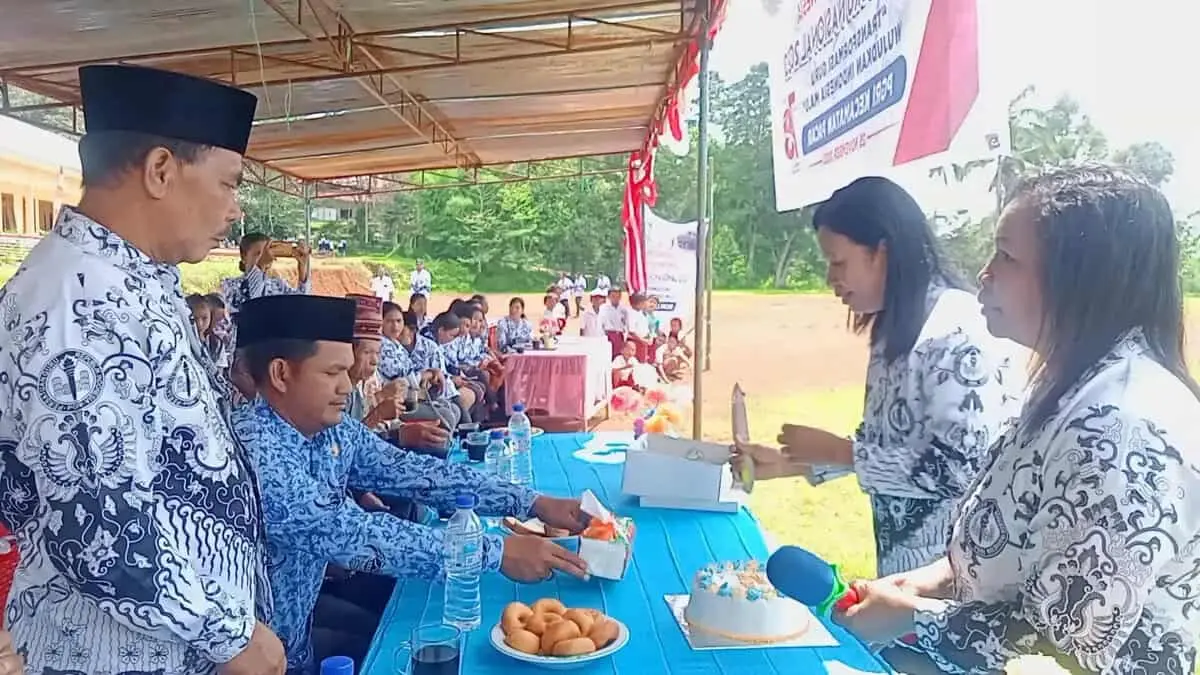 Rayakan HGN Dan HUT PGRI Ke 78, PGRI Kecamatan Pacar Manggarai Barat NTT Gelar Upacara Apel Bendera Rayakan HGN Dan HUT PGRI Ke 78, PGRI Kecamatan Pacar Manggarai Barat NTT Gelar Upacara Apel Bendera