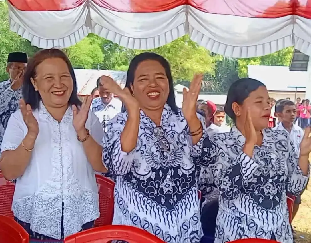 Rayakan HGN Dan HUT PGRI Ke 78, PGRI Kecamatan Pacar Manggarai Barat NTT Gelar Upacara Apel Bendera Rayakan HGN Dan HUT PGRI Ke 78, PGRI Kecamatan Pacar Manggarai Barat NTT Gelar Upacara Apel Bendera
