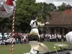 Marching Band Gita Bahana Spensa SMPN 1 Purworejo Memukau Penonton di Peringatan HGN dan HUT PGRI Ke 78 di Lapangan SMAN 7