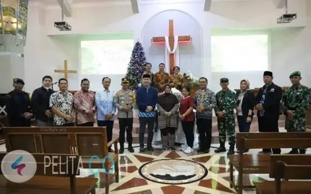 Pastikan Keamanan dan Kondusifitas, Bupati Lakukan Monitoring Malam Natal Pastikan Keamanan dan Kondusifitas, Bupati Lakukan Monitoring Malam Natal