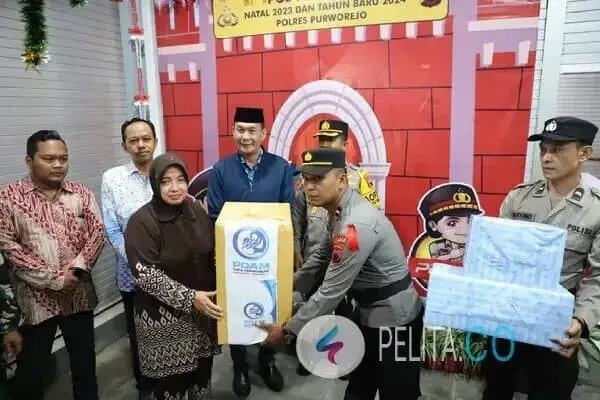 Pastikan Keamanan dan Kondusifitas, Bupati Lakukan Monitoring Malam Natal Pastikan Keamanan dan Kondusifitas, Bupati Lakukan Monitoring Malam Natal