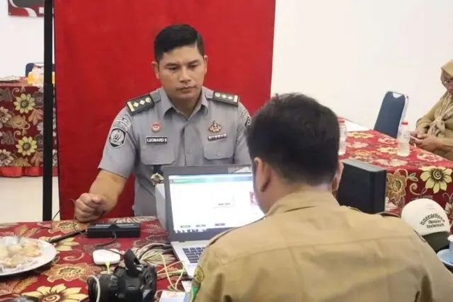 Lapas Kelas I Tangerang Melakukan perekaman Kartu Tanda Penduduk Elektronik Bagi WBP Lapas Kelas I Tangerang Melakukan perekaman Kartu Tanda Penduduk Elektronik Bagi WBP