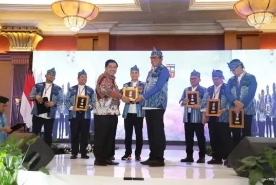 Wakili Mendagri Tutup Munaslub Apeksi, Sekjen Kemendagri Ingatkan Pentingnya Pemberdayaan Masyarakat Urban