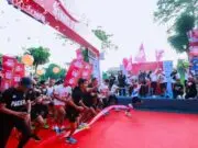 Diikuti Ribuan Peserta, Benyamin-Pilar Lepas Peserta Run For Humanity Diikuti Ribuan Peserta, Benyamin-Pilar Lepas Peserta Run For Humanity