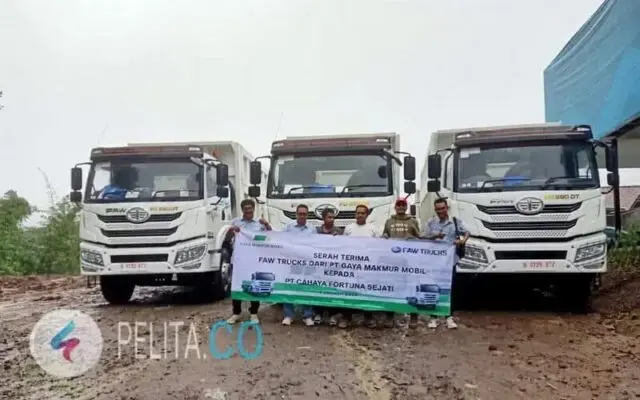 Dump Truck FAW Ramaikan Bisnis Tambang Pasir di Lereng Merapi Dump Truck FAW Ramaikan Bisnis Tambang Pasir di Lereng Merapi