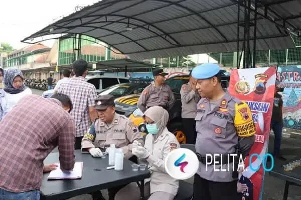 Dilakukan Mendadak, Ratusan Personil Polres Purworejo Ikuti Tes Urine