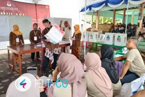 KPU Purworejo Gelar Simulasi Pemantapan Pemungutan dan Penghitungan Suara serta Penggunaan Sirekap dalam Pemilihan Umum Tahun 2024 di TPS 1 Desa Jogoresan, Kecamatan Purwodadi. KPU Purworejo Gelar Simulasi Pemantapan Pemungutan dan Penghitungan Suara serta Penggunaan Sirekap dalam Pemilihan Umum Tahun 2024 di TPS 1 Desa Jogoresan, Kecamatan Purwodadi.
