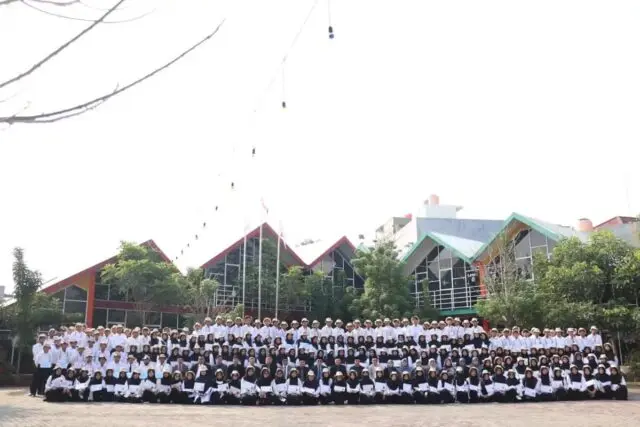 Kampus Millenial Bernuansa Qur'ani Hadir di Tangerang. Kampus Millenial Bernuansa Qur'ani Hadir di Tangerang.