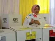 Monitoring Pemilu Serentak, Bupati Gunakan Hak Suaranya di Desa Grabag