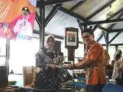 Pemotongan Tumpeng di Acara Kenduri Agung Sebagai Tanda Dimulainya Rangkaian Hari Jadi Ke 193 Kabupaten Purworejo
