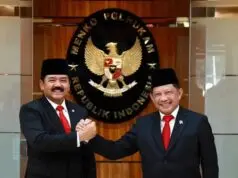 Setelah 19 Hari Bertugas, Mendagri Tito Serahkan Jabatan Menko Polhukam kepada Hadi Tjahjanto Setelah 19 Hari Bertugas, Mendagri Tito Serahkan Jabatan Menko Polhukam kepada Hadi Tjahjanto