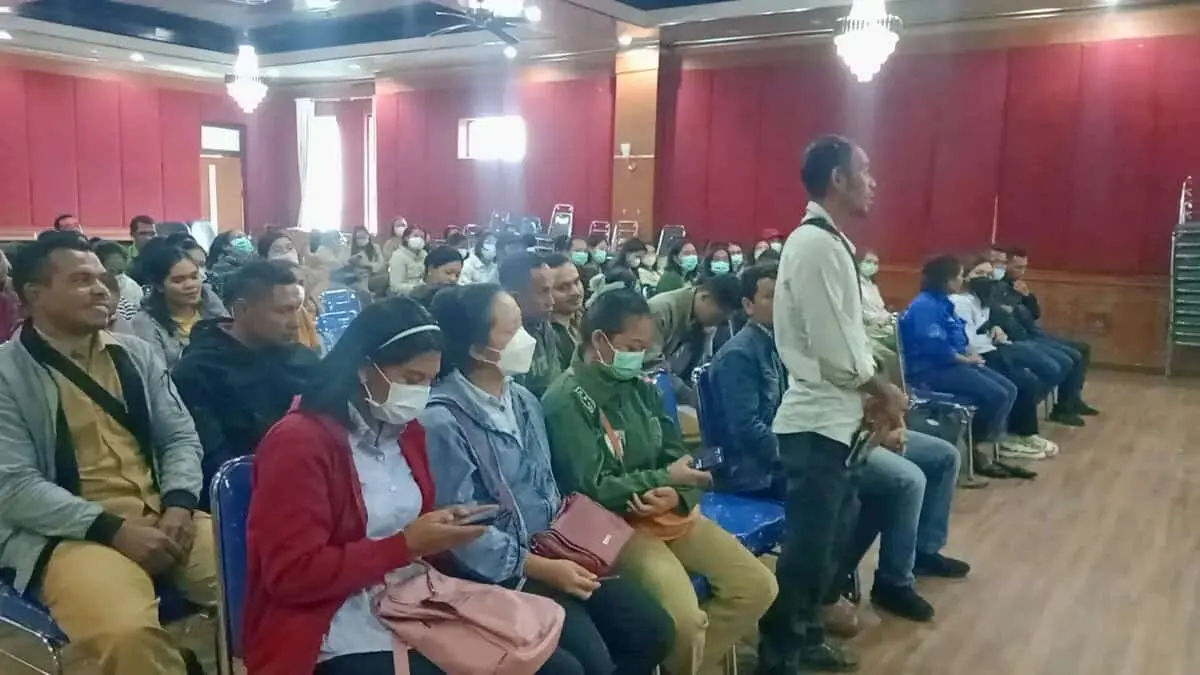 Merasa Diterlantarkan Dan Dianaktirikan, Ratusan Nakes Non ASN Datangi Kantor Bupati Manggarai NTT Di Ruteng Merasa Diterlantarkan Dan Dianaktirikan, Ratusan Nakes Non ASN Datangi Kantor Bupati Manggarai NTT Di Ruteng