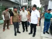 Pastikan Pelaksanaan Lancar, Benyamin-Pilar Tinjau Pemungutan Suara Susulan Pastikan Pelaksanaan Lancar, Benyamin-Pilar Tinjau Pemungutan Suara Susulan