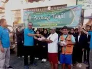 Siswa SMP N 4 Purworejo Bagi 350 Paket takjil dan Pentas Musik Hadrah di Panggung Amphitheater Alun-alun Purworejo.