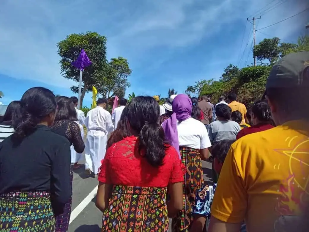 Jumat Agung, Umat Katolik Stasi Watu Wangka Manggarai Barat NTT Ikuti Prosesi Jalan Salib Dan Misa Jumat Agung, Umat Katolik Stasi Watu Wangka Manggarai Barat NTT Ikuti Prosesi Jalan Salib Dan Misa