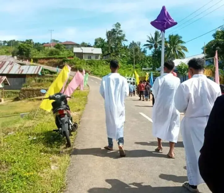 Jumat Agung, Umat Katolik Stasi Watu Wangka Manggarai Barat NTT Ikuti Prosesi Jalan Salib Dan Misa Jumat Agung, Umat Katolik Stasi Watu Wangka Manggarai Barat NTT Ikuti Prosesi Jalan Salib Dan Misa