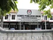 Saksi Paslon Presiden dan Wakil Presiden Nomor Urut 03 Tolak Tanda Tangan. Ketua KPU : Itu Hak Mereka