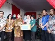 Bupati Bersama Forkopimda Purworejo Beri Bingkisan Ke Petugas Jaga di Posko Pengamanan Idul Fitri