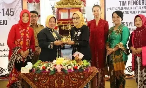 Dengan Slogan “Kartini Memayu Hayuning Bawono” Purworejo Merintis Sekolah Perempuan Cerdas Masa Kini Dengan Slogan “Kartini Memayu Hayuning Bawono” Purworejo Merintis Sekolah Perempuan Cerdas Masa Kini