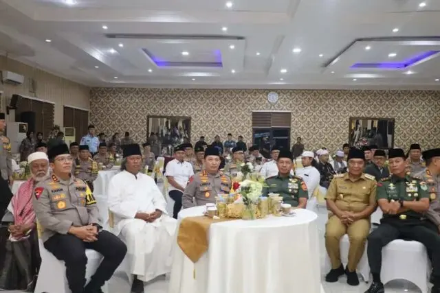 Safari Ramadhan 1445 H Kapolri dan Panglima TNI Buka Puasa Bersama dengan Tokoh Ulama dan Masyarakat di Polda Banten Safari Ramadhan 1445 H Kapolri dan Panglima TNI Buka Puasa Bersama dengan Tokoh Ulama dan Masyarakat di Polda Banten