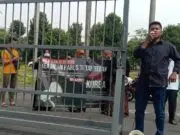 Aksi Demo, Moch Husain Korban Pengeroyokan Menuntut Keadilan Aksi Demo, Moch Husain Korban Pengeroyokan Menuntut Keadilan
