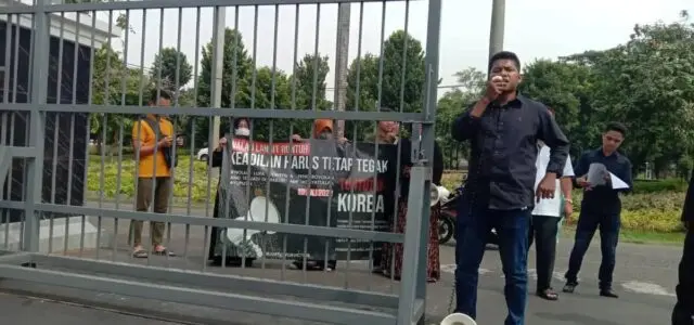 Aksi Demo, Moch Husain Korban Pengeroyokan Menuntut Keadilan Aksi Demo, Moch Husain Korban Pengeroyokan Menuntut Keadilan