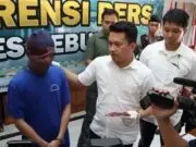 Palsukan Uang Untuk Beli Sate, Mantan Karyawan Bank BUMN Berurusan Dengan Polisi