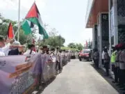 Ratusan Mahasiswa UMP Gelar Aksi Bela Palestina, Polres Purworejo Kerahkan Seratus Personil Ratusan Mahasiswa UMP Gelar Aksi Bela Palestina, Polres Purworejo Kerahkan Seratus Personil