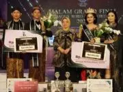 Mualif Sulistio dari SMAN 10 dan Galuh Dhinar Divanka Mahasiswa UGM Dinobatkan sebagai Bagus Roro Purworejo 2024