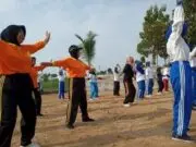 Ratusan Lansia Ikuti Terapi Empet-empet Anus, Terpusat di Area Kolam Renang Pangonan Madiun