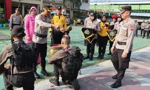 Puluhan Bintara Remaja Polres Purworejo kuti Tradisi Pembaretan 