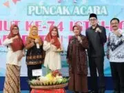 HUT ke 74 IGTKI Bupati Bersama Ribuan Guru TK-PAUD Menari Kolosal Tari Bathok