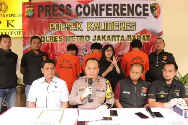 Waspada Penipuan Aplikasi Mechat, Tiga Pelaku Pemerasan Diamankan Polisi Waspada Penipuan Aplikasi Mechat, Tiga Pelaku Pemerasan Diamankan Polisi