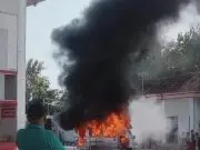 Usai Isi BBM, Minibus Tinggal Kerangka Terbakar di SPBU Takeran Magetan Usai Isi BBM, Minibus Tinggal Kerangka Terbakar di SPBU Takeran Magetan