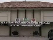 Satpol-PP Kota Tangerang Abaikan Konfirmasi Wartawan, Terkait Pabrik Limbah Biji Plastik Masih Beraktifitas Satpol-PP Kota Tangerang Abaikan Konfirmasi Wartawan, Terkait Pabrik Limbah Biji Plastik Masih Beraktifitas