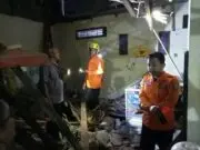 Rumah Ambruk Timpa Dua Janda Lanjut Usia di Kota Madiun Rumah Ambruk Timpa Dua Janda Lanjut Usia di Kota Madiun