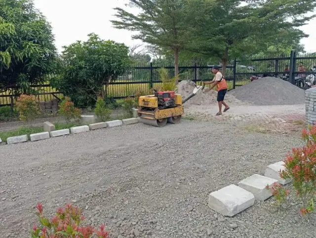 Lagi Musholla di Stadion Mini Sepatan Timur Dapat Kucuran, Kali Ini Untuk Penataan Halaman Lagi Musholla di Stadion Mini Sepatan Timur Dapat Kucuran, Kali Ini Untuk Penataan Halaman