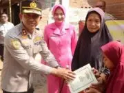 Hari Bhayangkara ke-78, Polres Purworejo Beri Beasiswa Kepada Siswa Berprestasi
