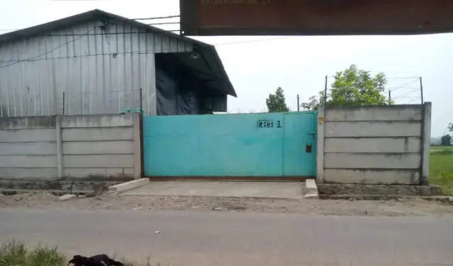 Sebarkan Polusi Abu dan Bau Menyengat, Warga Lebak Wangi Keluhkan Pabrik Penggilingan Plastik Sebarkan Polusi Abu dan Bau Menyengat, Warga Lebak Wangi Keluhkan Pabrik Penggilingan Plastik