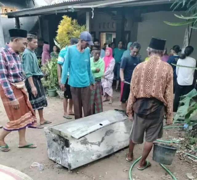 Terjadi Lagi di Magetan, Belum Pulang Berhaji Kulkas di Rumah Terbakar Terjadi Lagi di Magetan, Belum Pulang Berhaji Kulkas di Rumah Terbakar