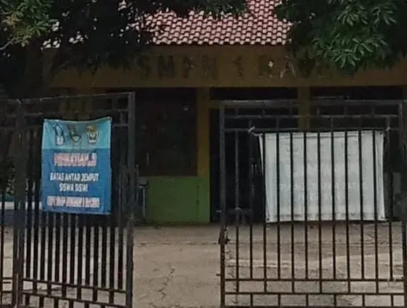 Oknum Guru SMPN 1 Rajeg, Diduga Tahan Ijazah Siswa Alumni Tahun 2023, Oknum Guru SMPN 1 Rajeg, Diduga Tahan Ijazah Siswa Alumni Tahun 2023,