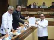 Pemerintah dan DPR RI Sepakat 26 RUU Kabupaten/Kota Dibawa ke Sidang Paripurna Pemerintah dan DPR RI Sepakat 26 RUU Kabupaten/Kota Dibawa ke Sidang Paripurna