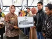 Bupati Purworejo Serahkan Bantuan Kube Untuk 12 Kecamatan