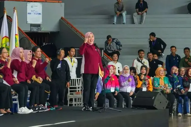 Iriana Jokowi Buka Lomba Senam Kreasi Piala Ibu Negara Tahun 2024 Iriana Jokowi Buka Lomba Senam Kreasi Piala Ibu Negara Tahun 2024