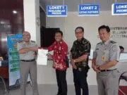 Perdana,BPN Purworejo Serahkan Dua Sertipikat Elektronik Ke Warga Bayan