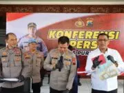 Pecatan Polisi Tipu Warga Purwodadi Hingga Puluhan Juta, Modusnya Tawarkan Kendaraan Lelang Fiktif Pecatan Polisi Tipu Warga Purwodadi Hingga Puluhan Juta, Modusnya Tawarkan Kendaraan Lelang Fiktif