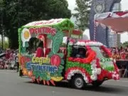 Karnaval, Dinas Kesehatan Purworejo Menampilkan Mobil Nyamuk DBD dan Stunting